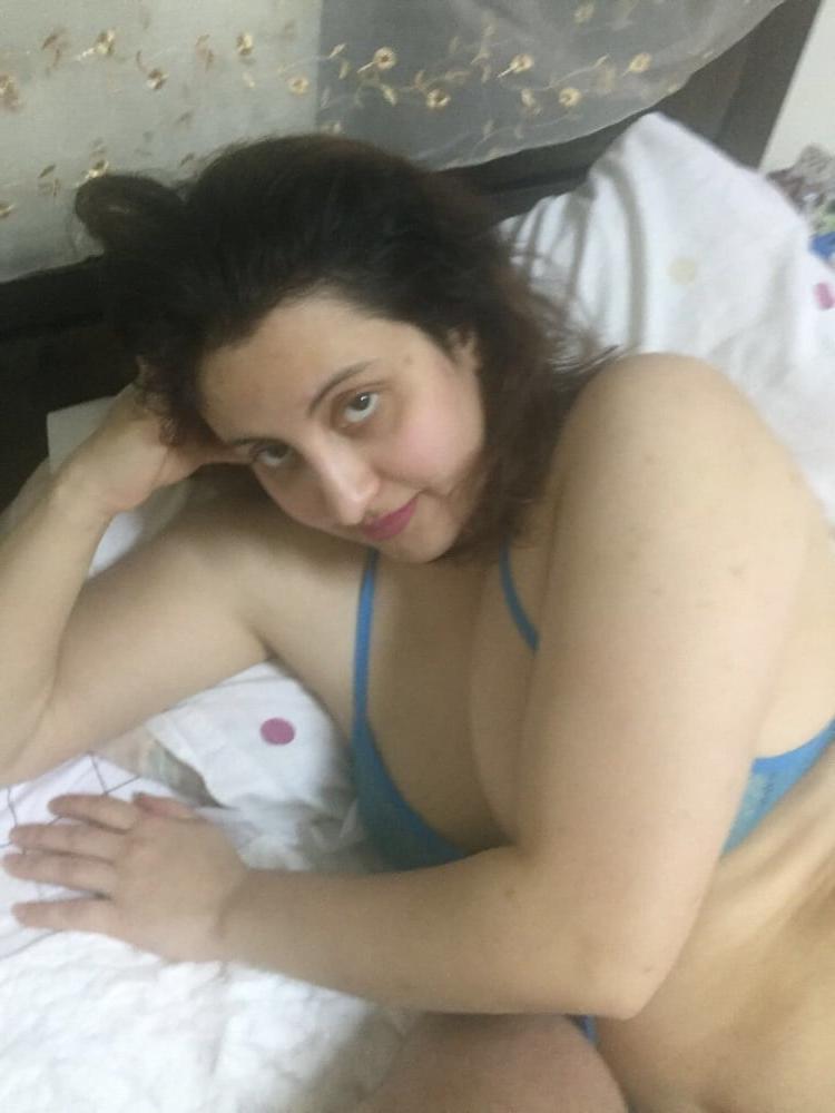 25P Paki Bhabi Nude Pics