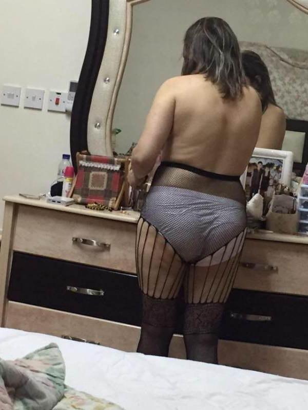 25P Paki Bhabi Nude Pics
