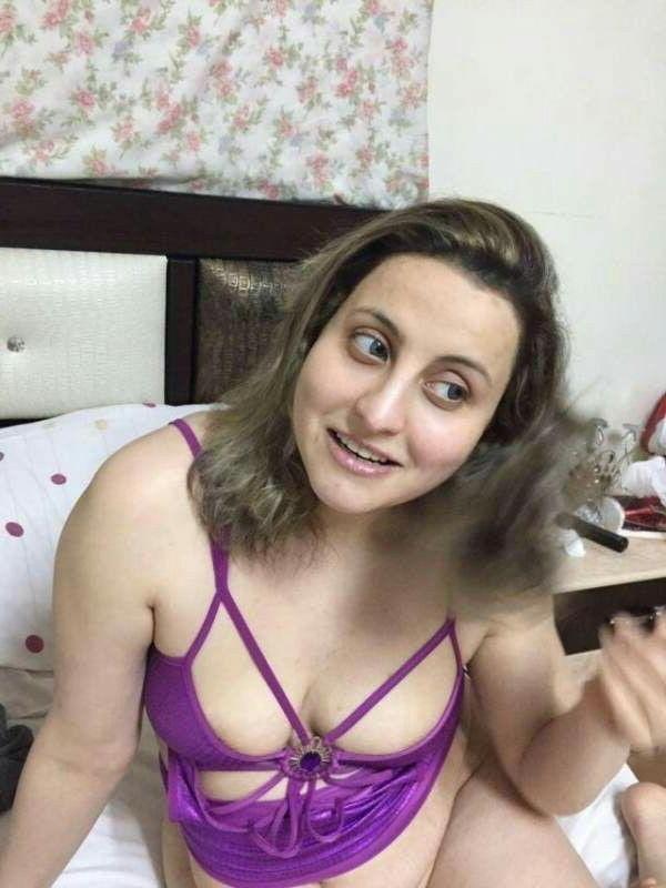 25P Paki Bhabi Nude Pics