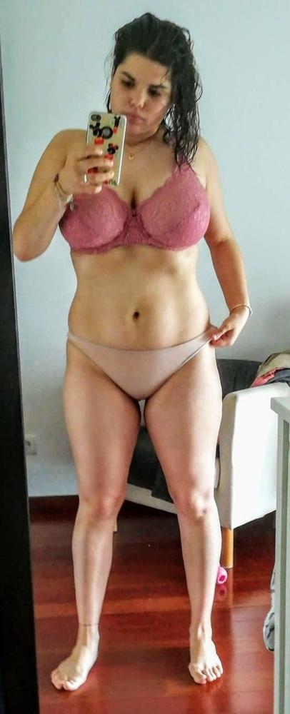 15P Nude slut 1