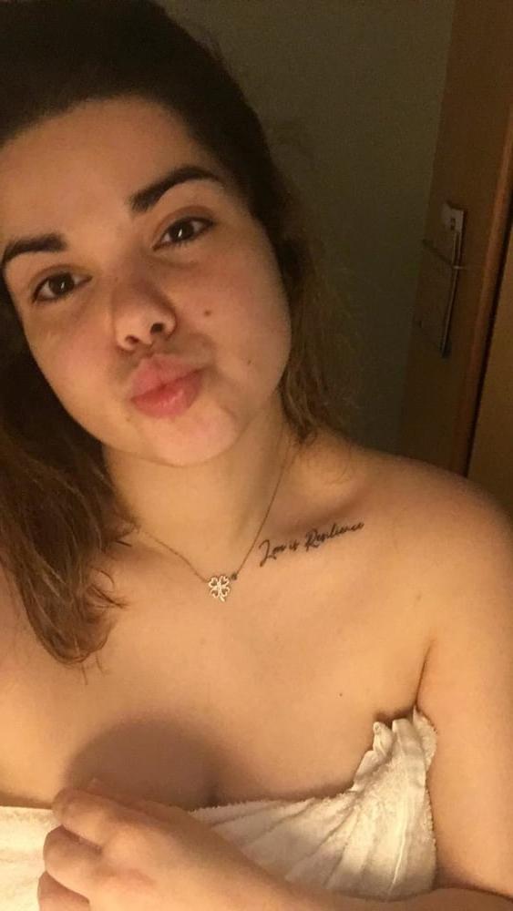 15P Nude slut 1