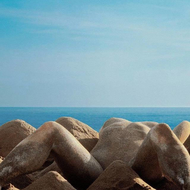 25P 0629  Sea and nude