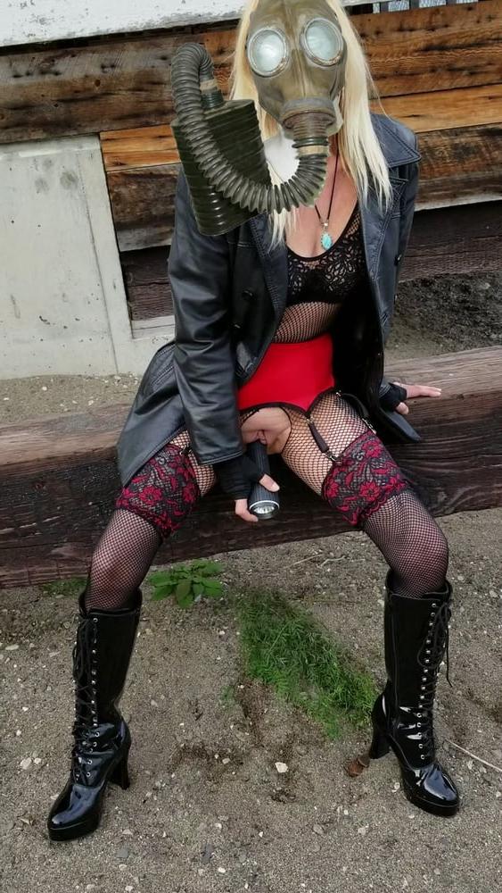 17P BDSM