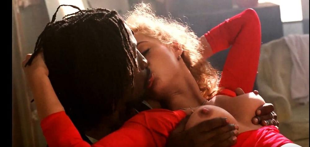 19P Elizabeth berkley nude 2
