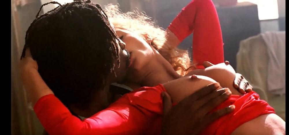 19P Elizabeth berkley nude 2