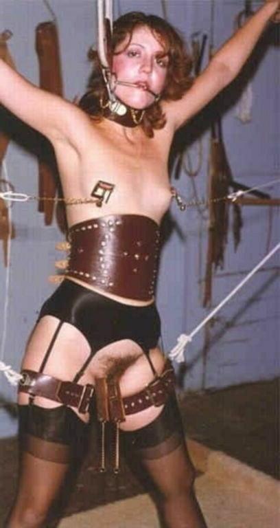 15P Amateur Women BDSM 194