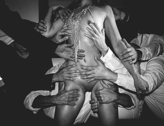 12P Black and White