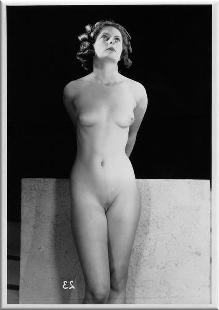 25P Black and White 23