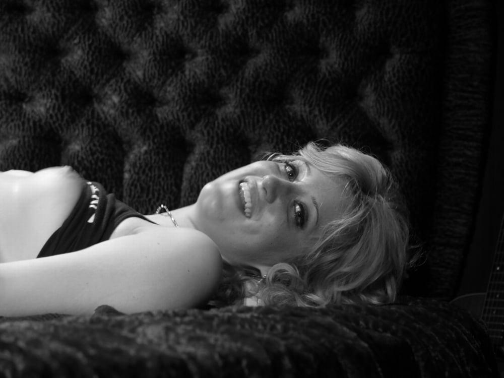 25P Black &amp; White 131