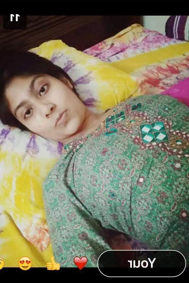 10P Village girl stripping nude on video call (82)