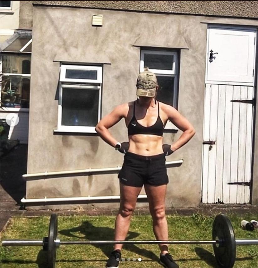22P Wanking over Bethan Marie Williams' Ripped Abs &amp; Toned Body
