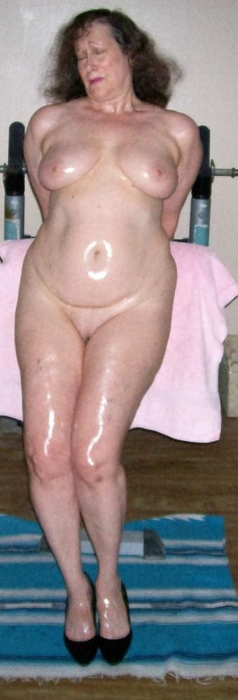 25P posing nude for xhamster friends 2