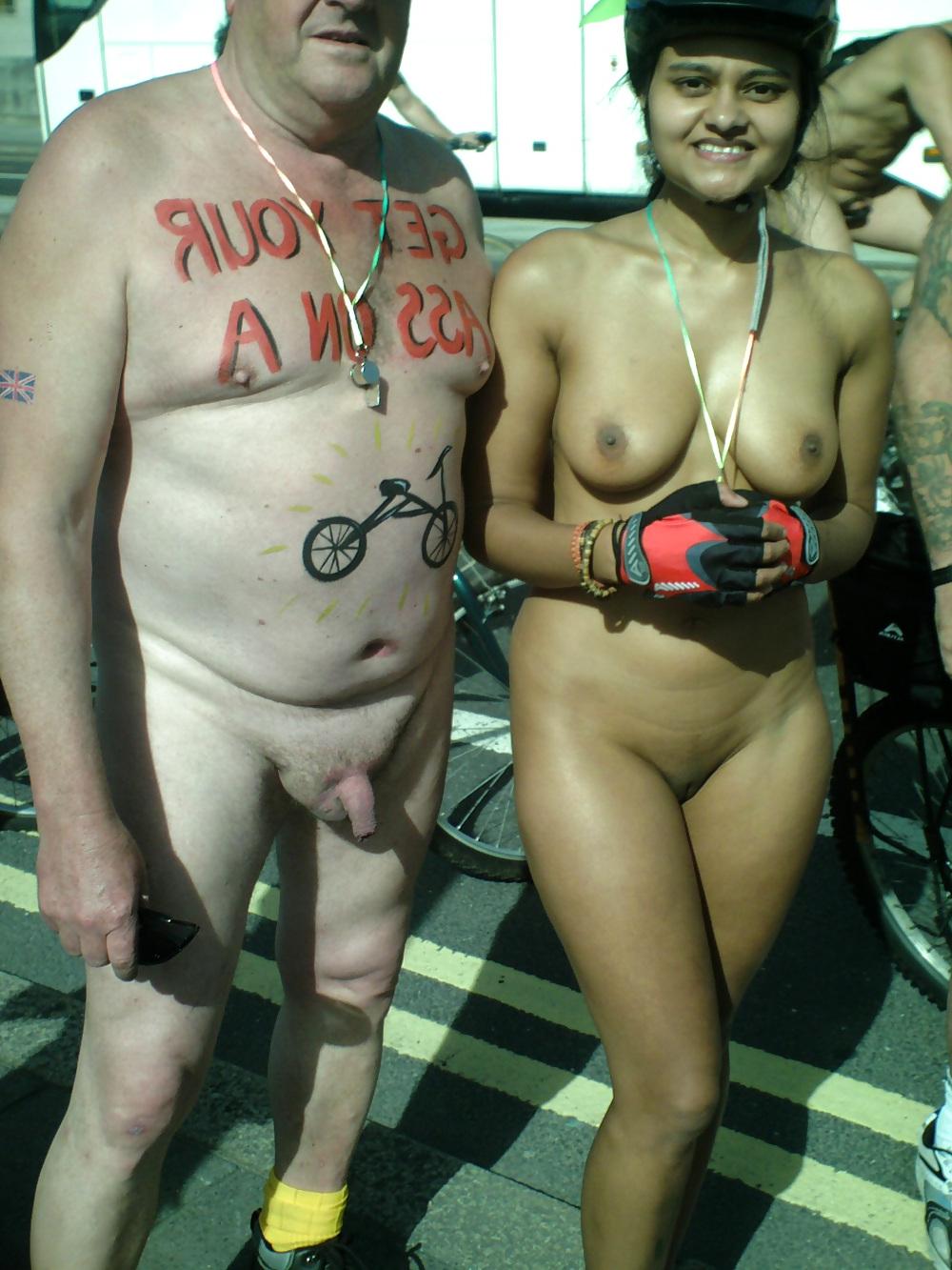 25P Mature Nudist