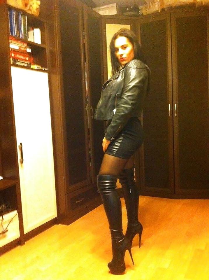 25P Leather and Latex Mix 18