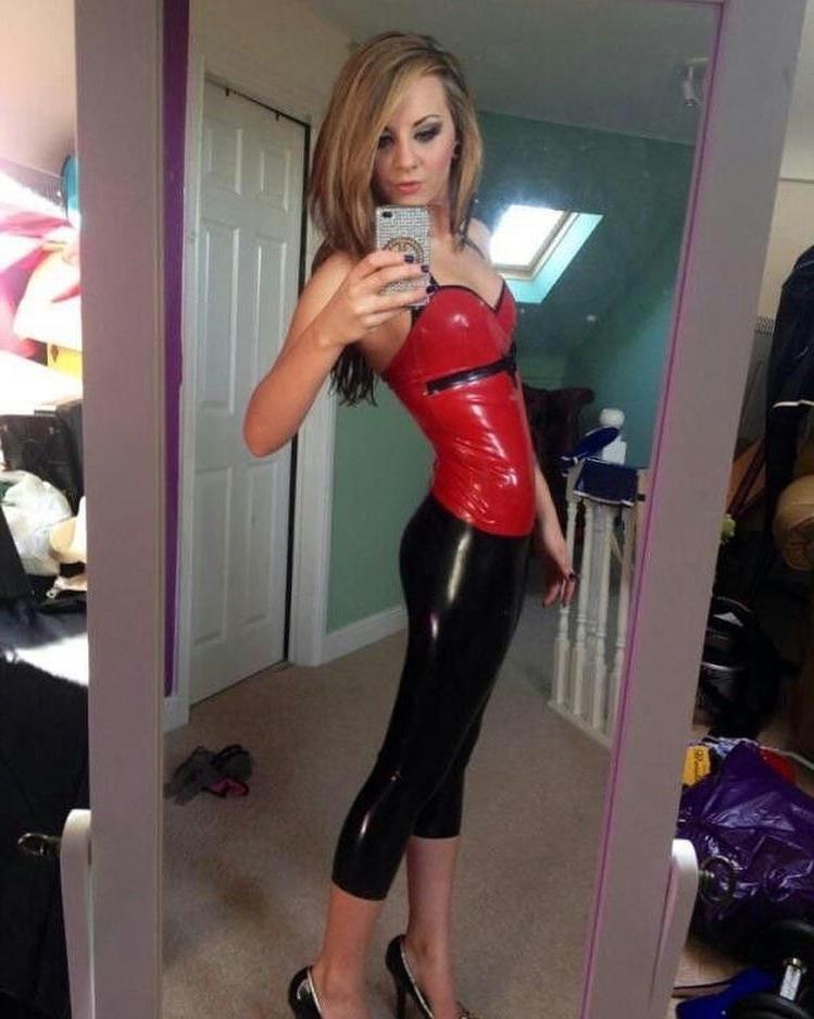 25P Latex amateur and selfie 106