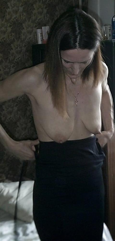 25P older saggy moms