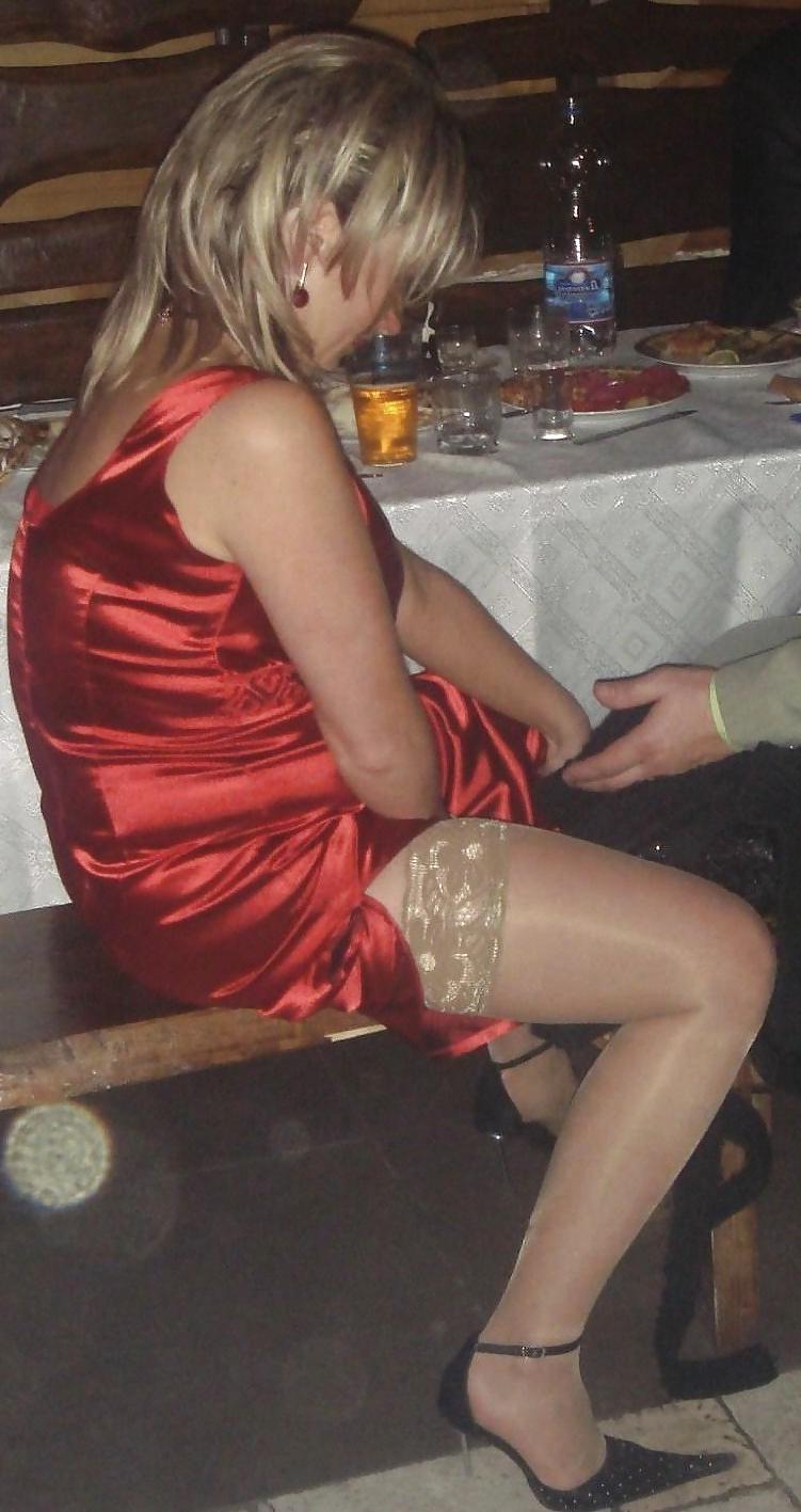 25P Nylon - upskirt - leg 38