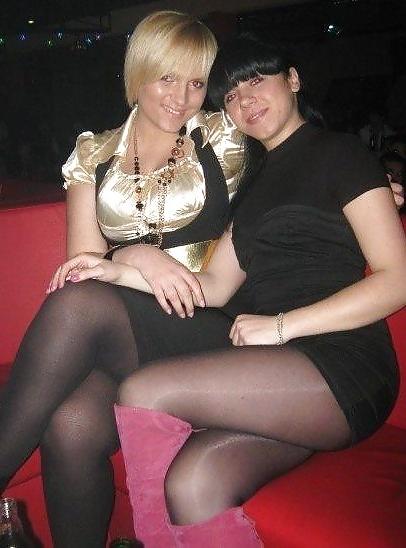 25P Nylon - upskirt - leg 38