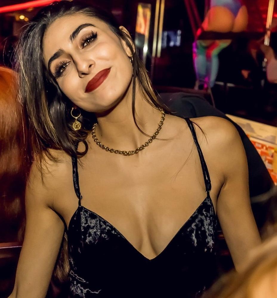 20P Girls partying in club - Paris #88