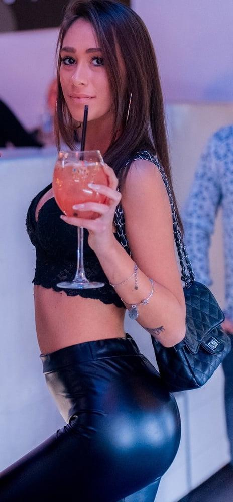 20P Girls partying in club - Paris #88