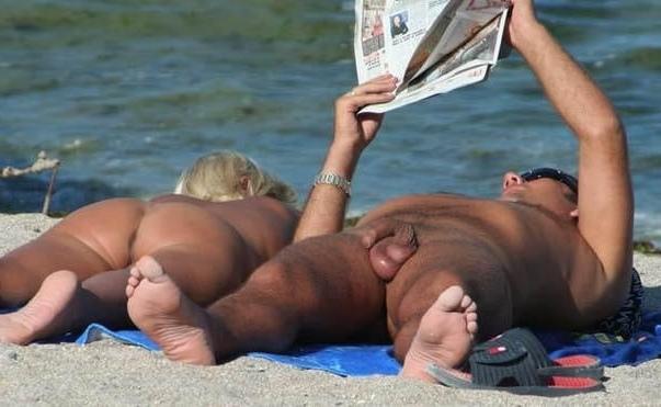 25P 0572 Nude beaches for couples.