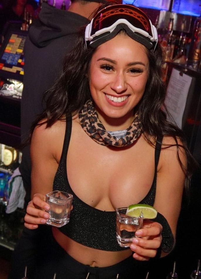20P Girls partying in club - Paris #89