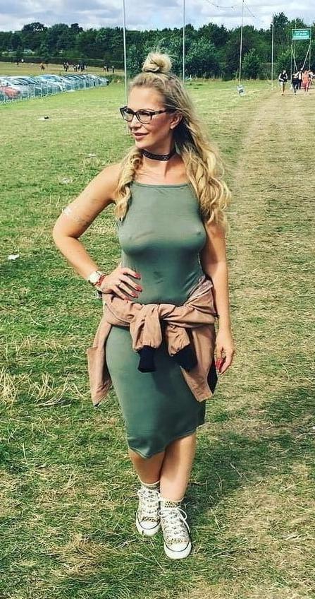 14P BRALESS SAGGY TITS 2