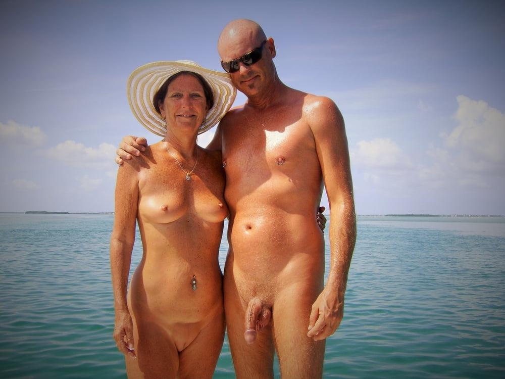 24P NUDE COUPLES 2