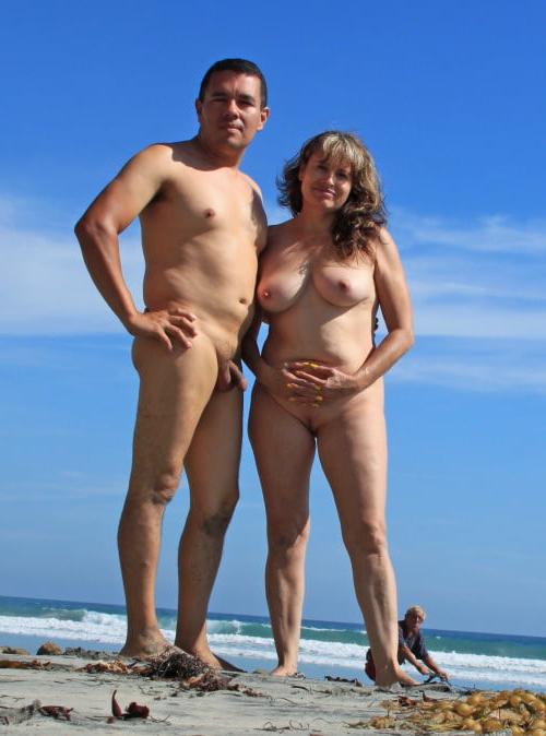24P NUDE COUPLES 2