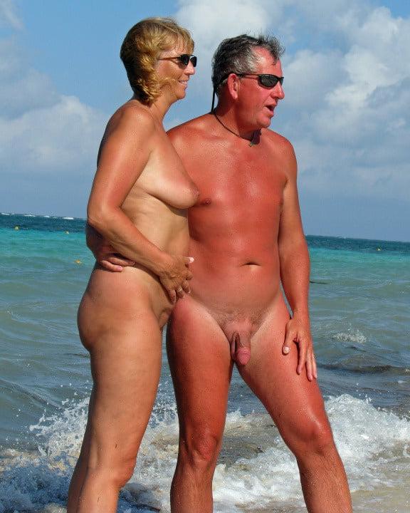 24P NUDE COUPLES 2
