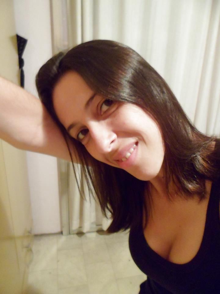 19P Latin Babe Posing 