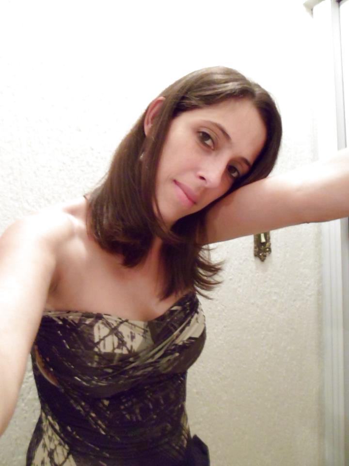 19P Latin Babe Posing 