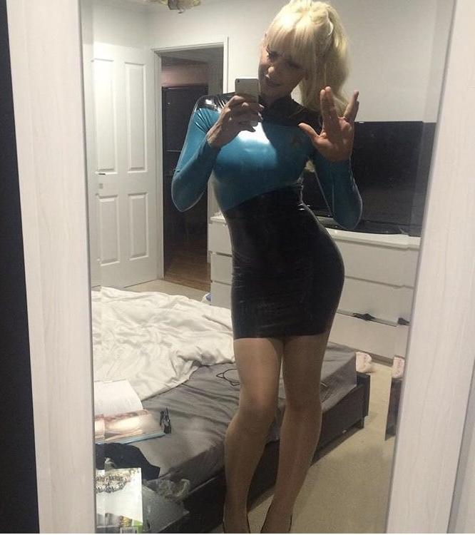 25P Latex amateur and selfie 105