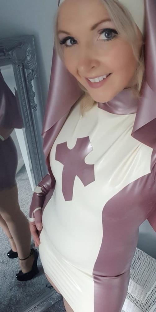 25P Latex amateur and selfie 105