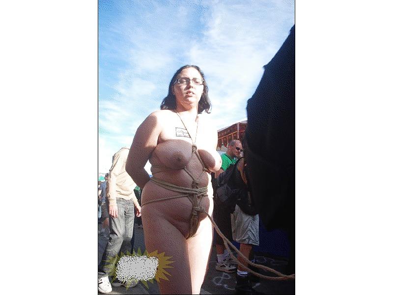 25P Public nudity & BDSM