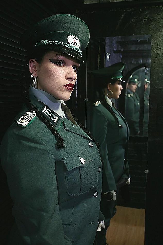 20P Uniform-Fetisch!