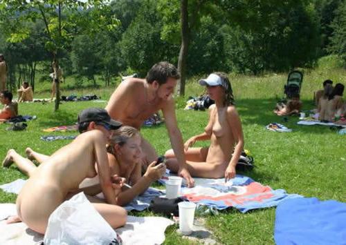 25P 0531 Back to nude beach.