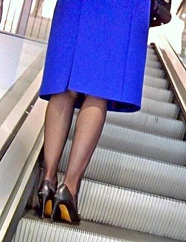 10P Nylon and Heels in the City 13