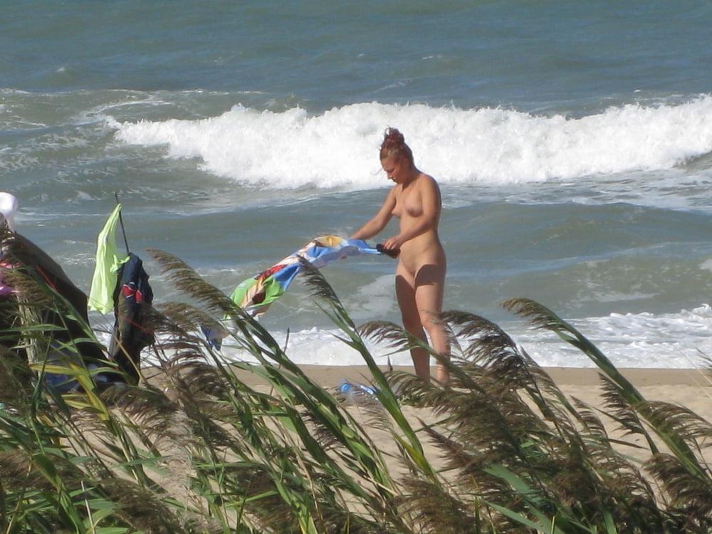 25P Nude beach