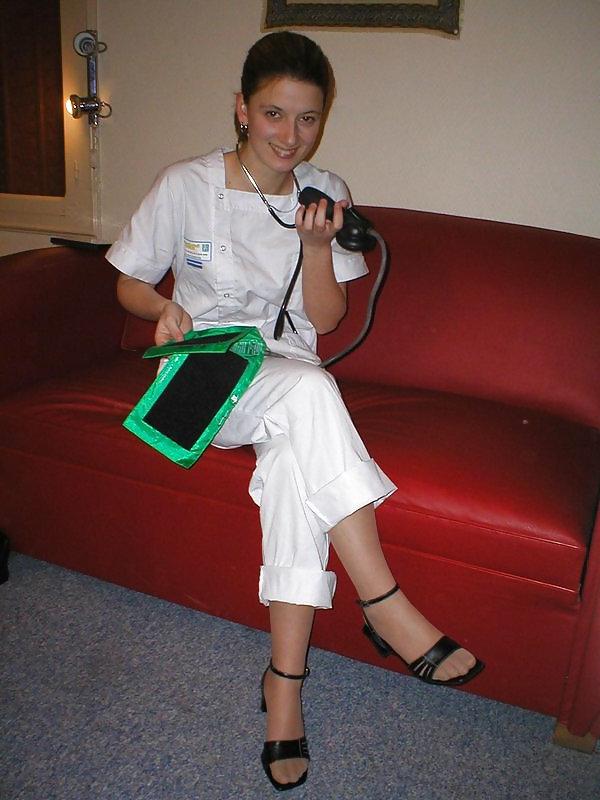 25P Brunette nurse
