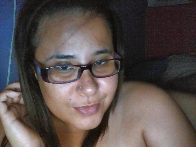 25P Horny latina!