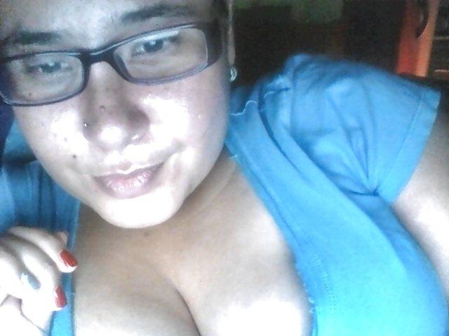 25P Horny latina!