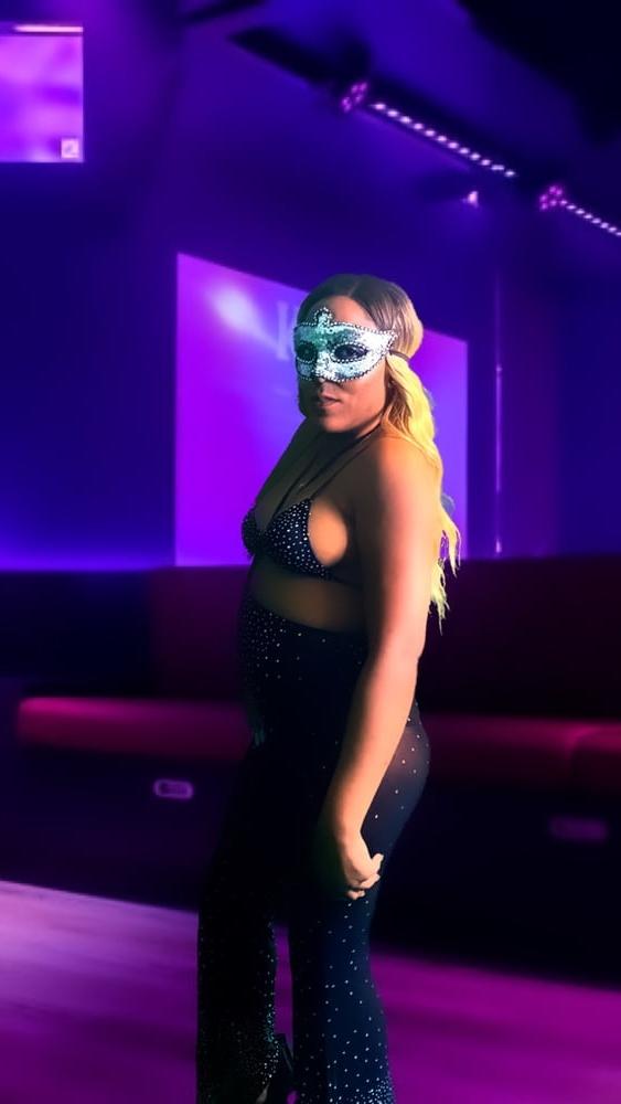 4P WAP partr to The Diamondz players Gentlemen Club photo shot