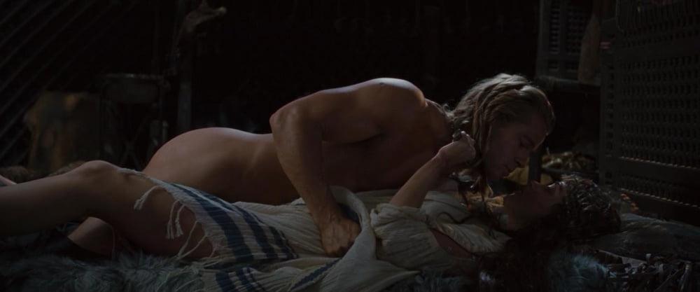 25P Male celeb Brad Pitt nude in Troy (2004)