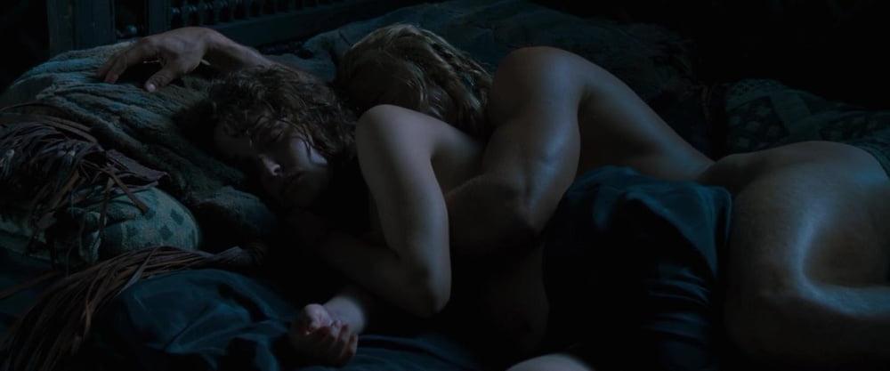 25P Male celeb Brad Pitt nude in Troy (2004)