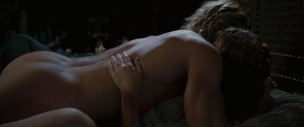25P Male celeb Brad Pitt nude in Troy (2004)