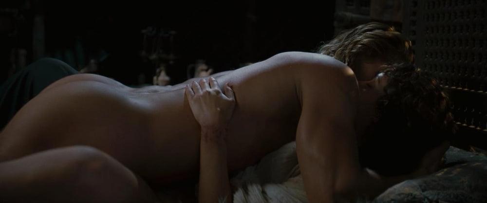 25P Male celeb Brad Pitt nude in Troy (2004)