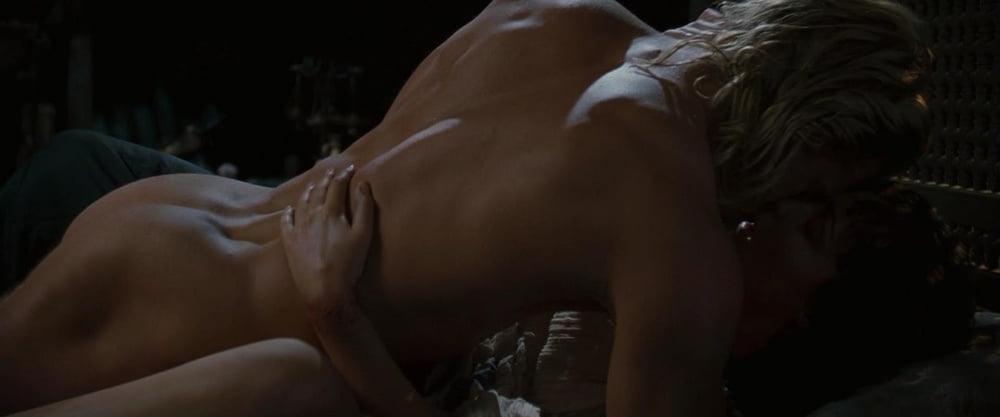 25P Male celeb Brad Pitt nude in Troy (2004)