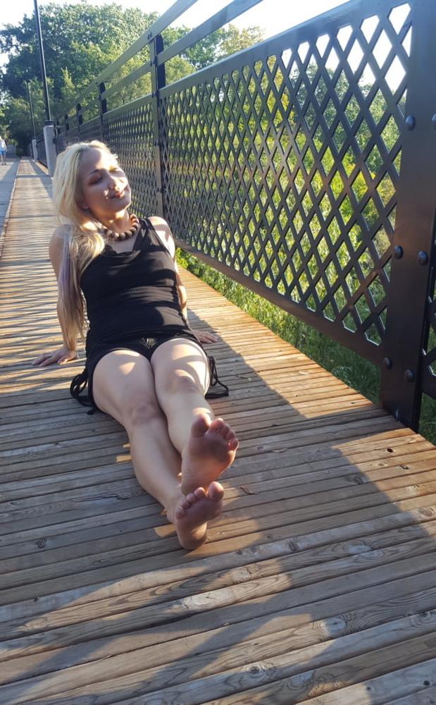 25P Sexy Asian Feet