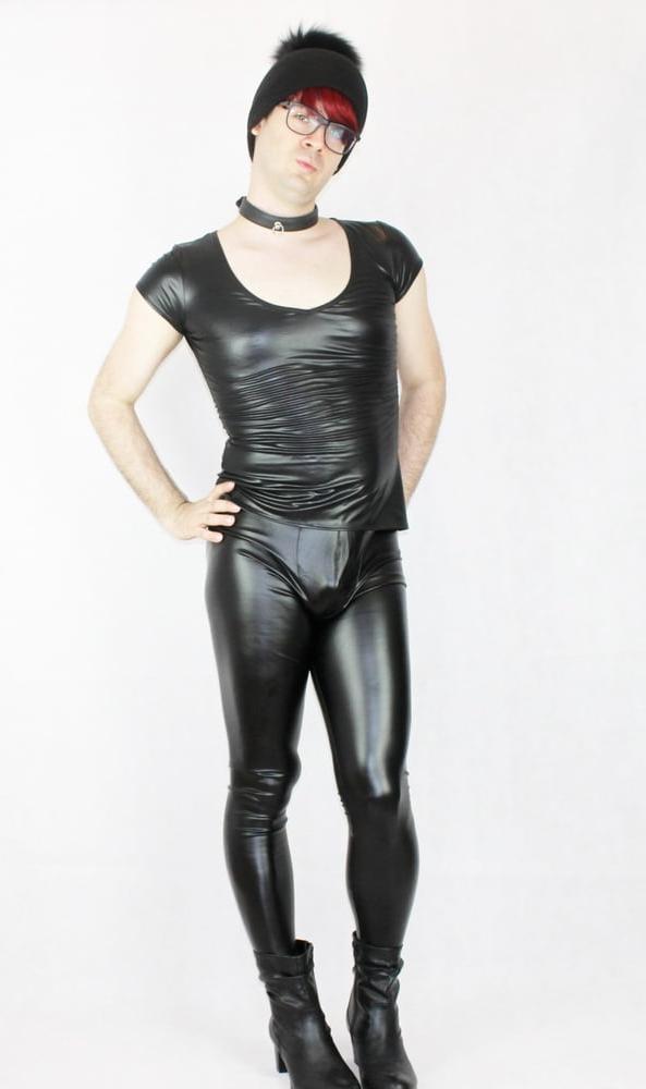 10P Beautiful Twink with leather and latex